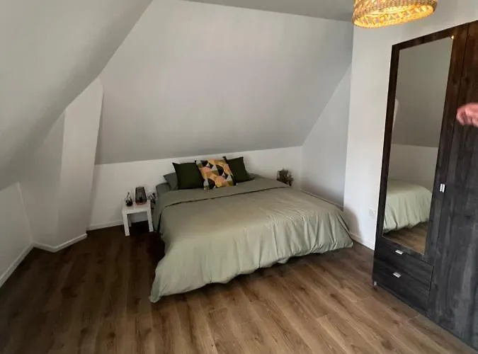 דירה Le Nid De Chantal בריין-לה-שאטו